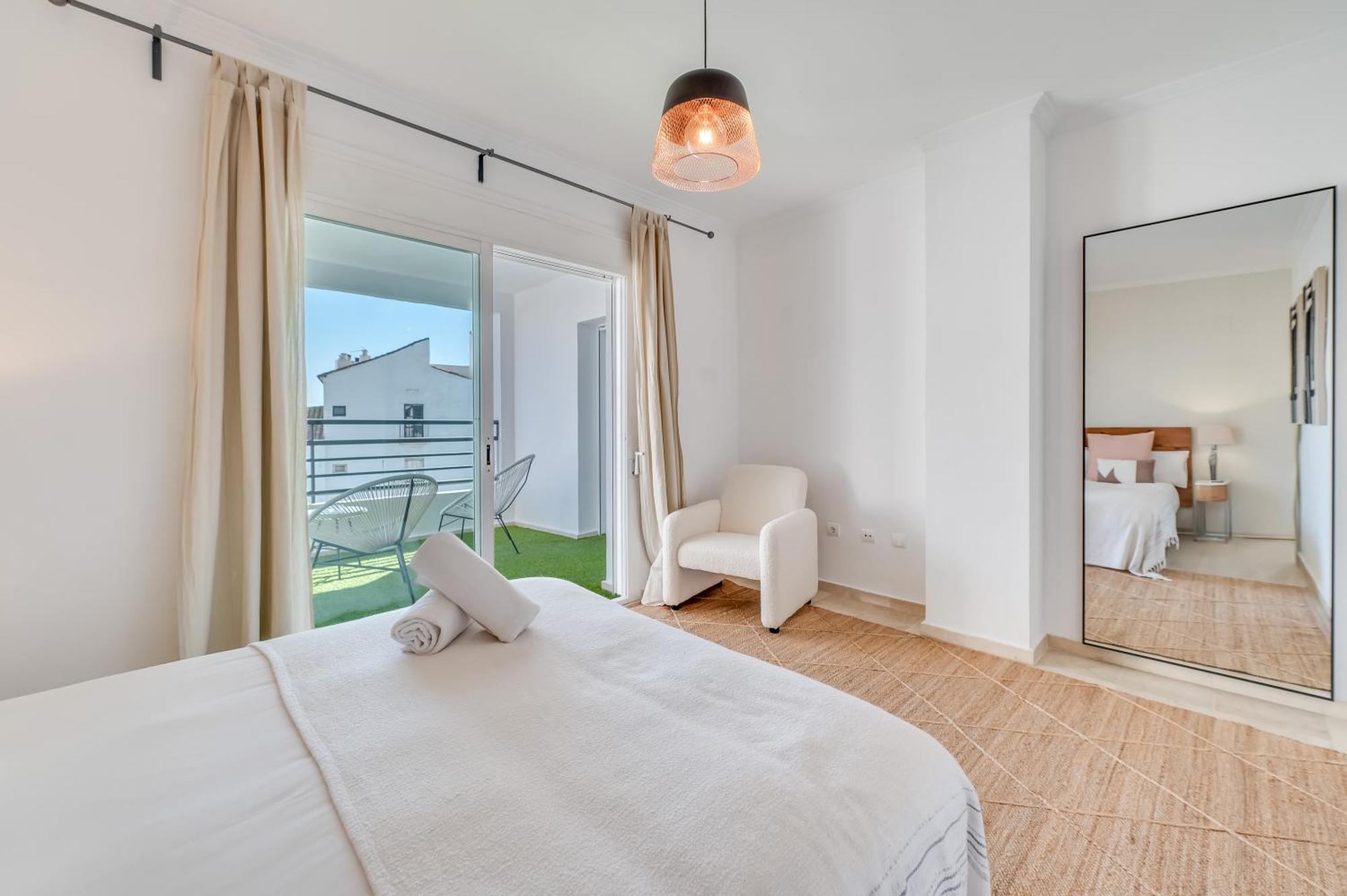 Vacation I Terrazas De Banus, Romantic, Jacuzzi, Pet-friendly, Cosy Duplex Penthouse, 2min Walk To Marina