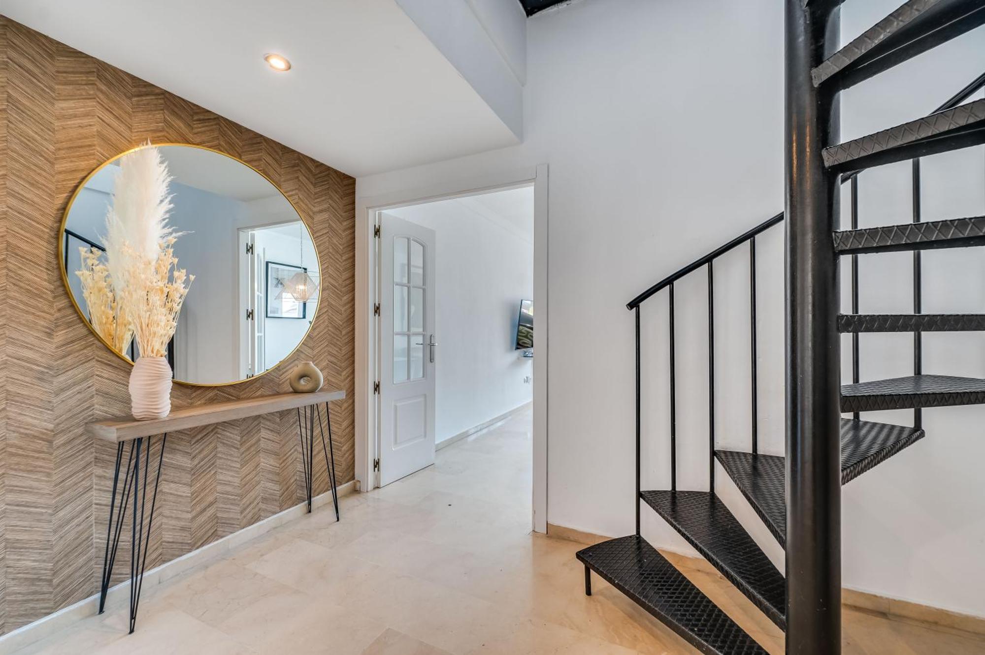 Vacation I Terrazas De Banus, Romantic, Jacuzzi, Pet-friendly, Cosy Duplex Penthouse, 2min Walk To Marina Apartment *