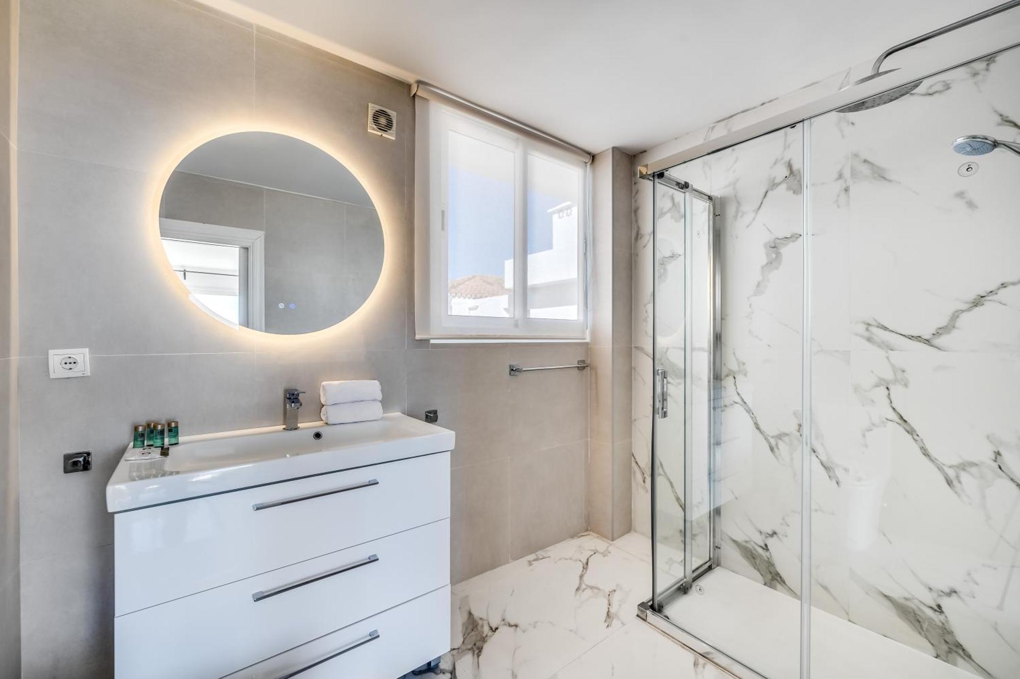 Vacation I Terrazas De Banus, Romantic, Jacuzzi, Pet-friendly, Cosy Duplex Penthouse, 2min Walk To Marina Apartment