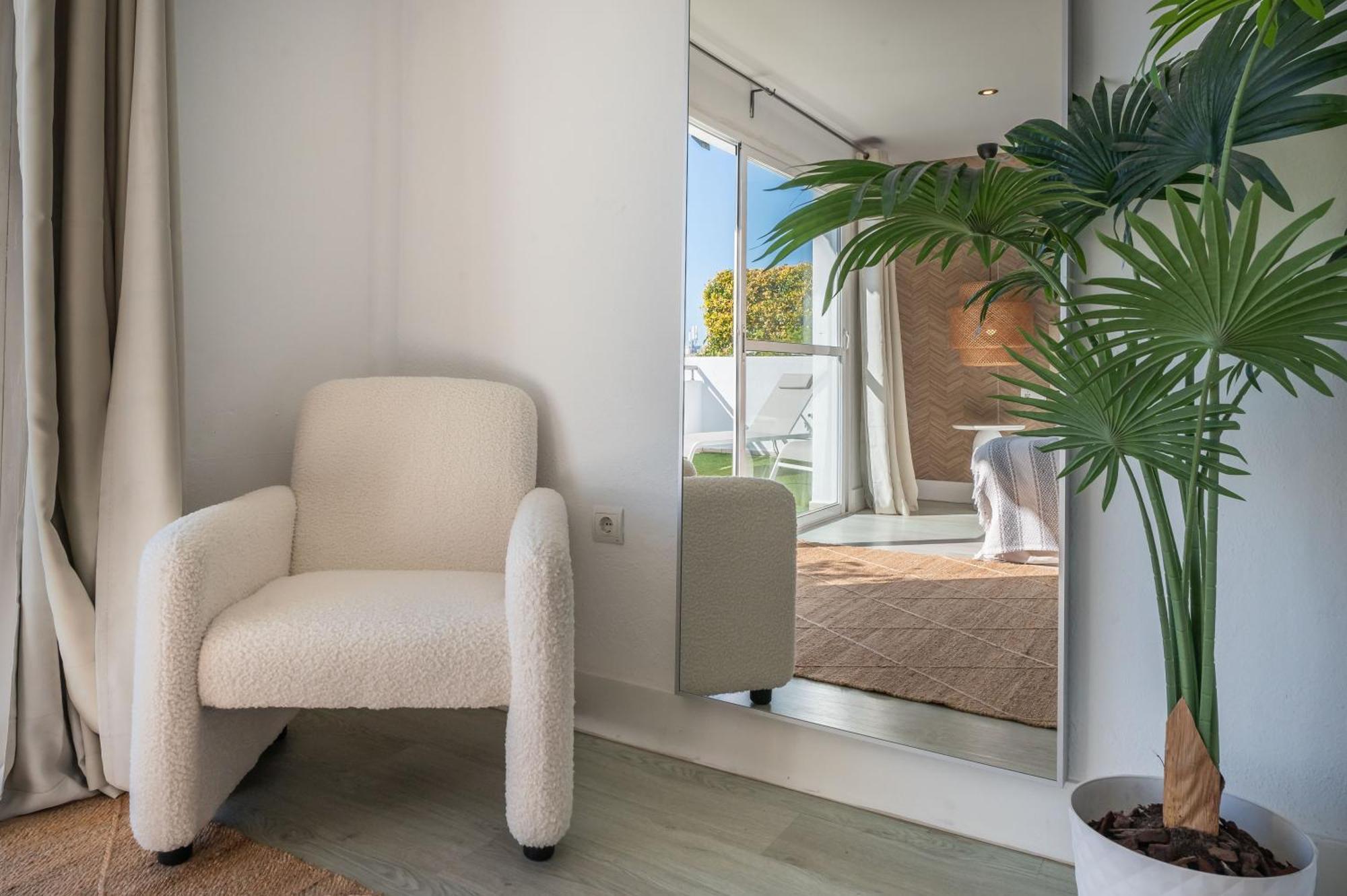 Vacation I Terrazas De Banus, Romantic, Jacuzzi, Pet-friendly, Cosy Duplex Penthouse, 2min Walk To Marina Apartment *