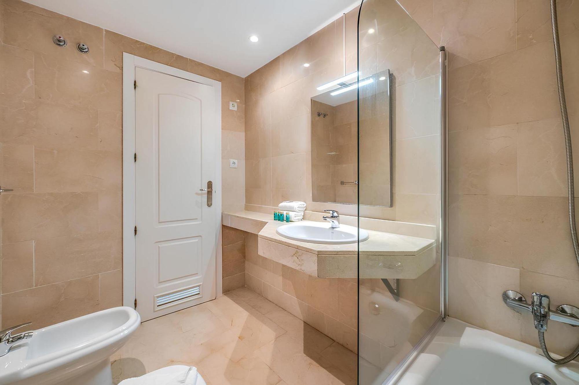 Vacation I Terrazas De Banus, Romantic, Jacuzzi, Pet-friendly, Cosy Duplex Penthouse, 2min Walk To Marina Apartment *