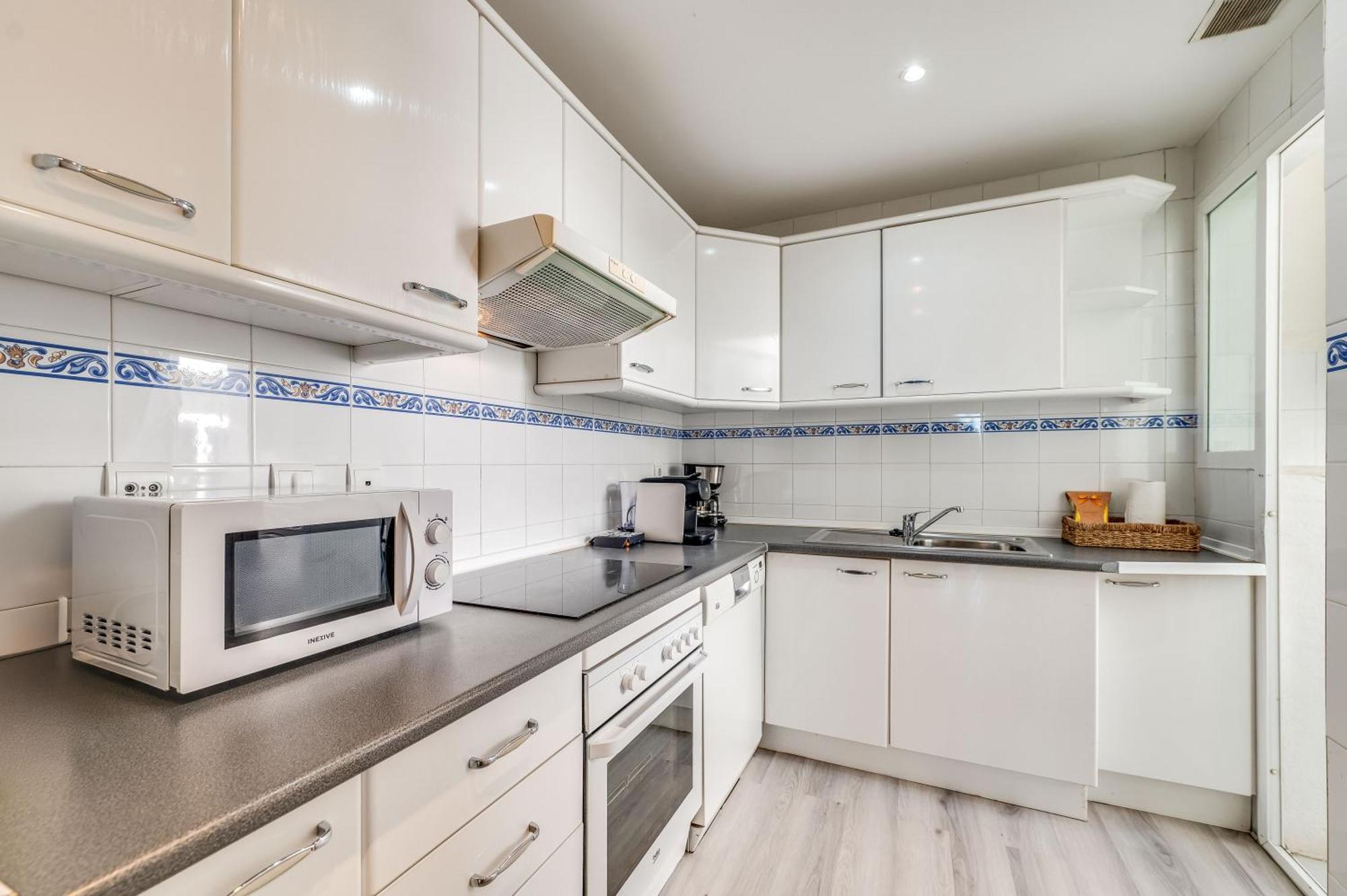 Vacation I Terrazas De Banus, Romantic, Jacuzzi, Pet-friendly, Cosy Duplex Penthouse, 2min Walk To Marina